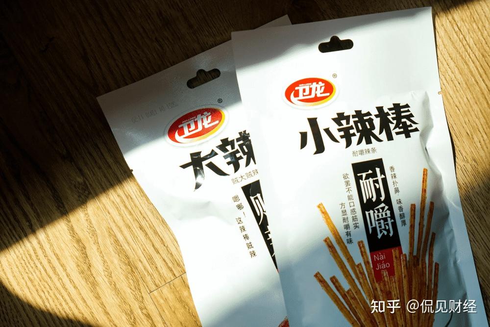 卫龙辣条销量又“凉了”:去年销量下滑近20%,比2021年少卖了近7万吨