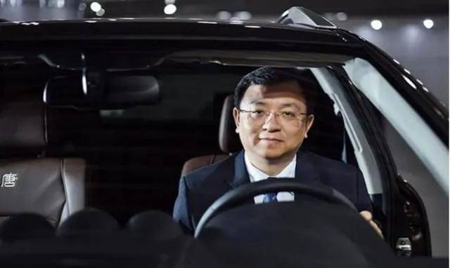 巴菲特继续减持比亚迪：套现超3亿港元，持股比例降至6.9%