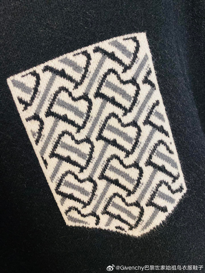 普拉达收购范思哲 奢侈品行业迎变