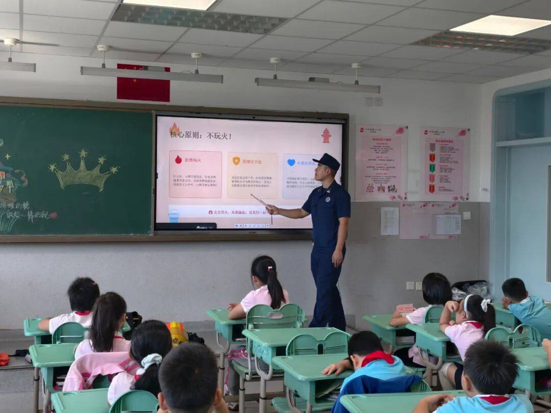 教材教辅到位 安全知识进校园 各地多举措护航开学季